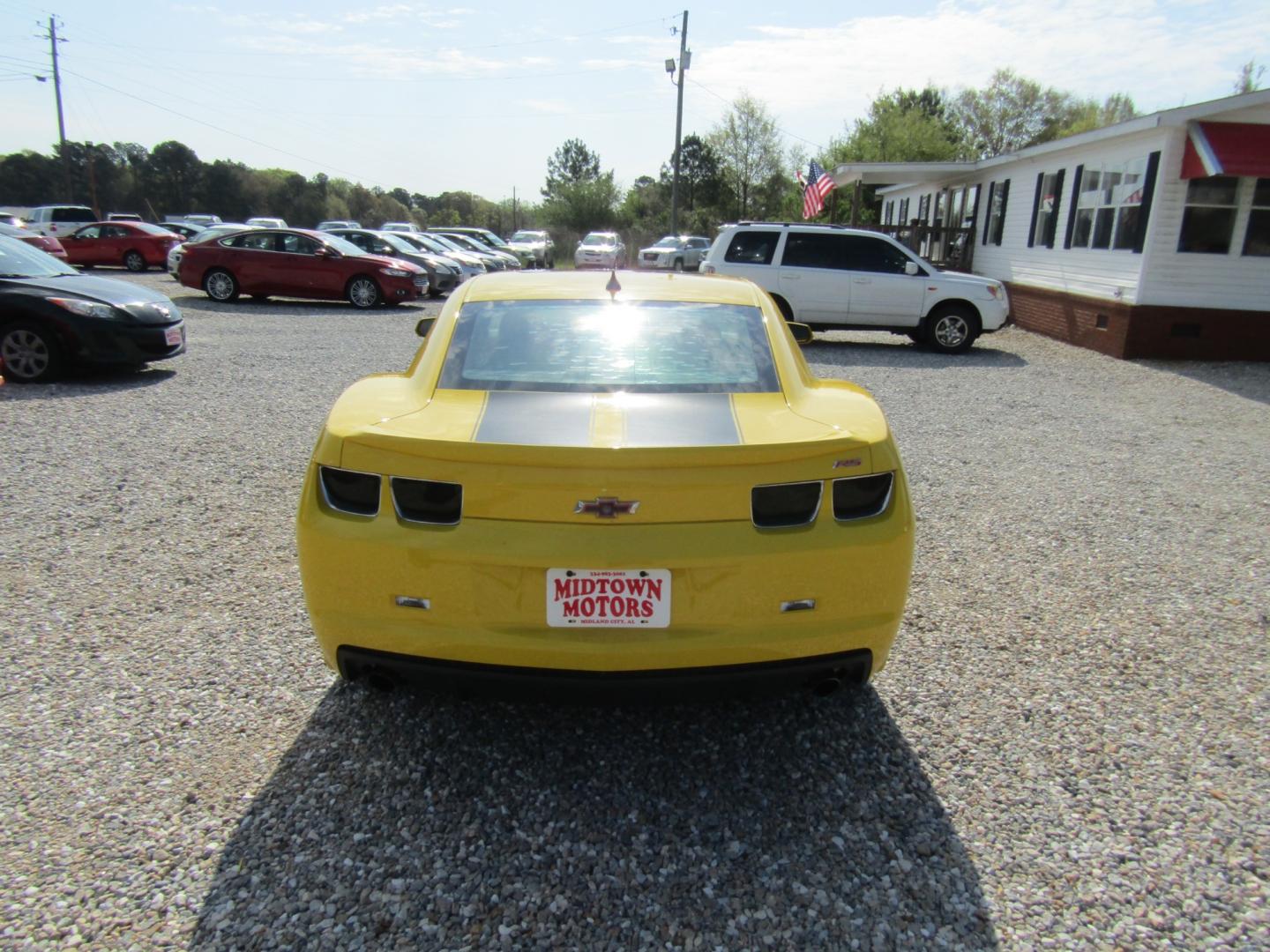 2010 YELLOW /Black Chevrolet Camaro LT1 Coupe (2G1FB1EVXA9) with an 3.6L V6 DOHC 24V engine, Automatic transmission, located at 15016 S Hwy 231, Midland City, AL, 36350, (334) 983-3001, 31.306210, -85.495277 - Photo#5